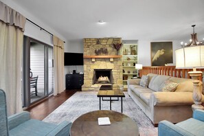 CSC2_LivingRoom1_med