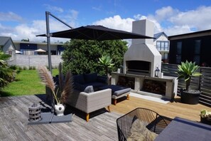 Outdoor fireplace