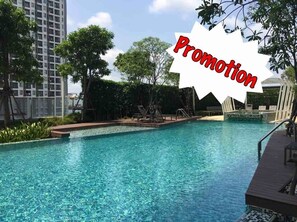 2BR Condo @ BTS Sukhumvit Line + Wifi
