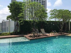 2BR Condo @ BTS Sukhumvit Line + Wifi