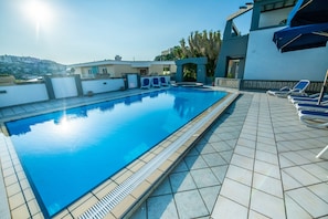 Pool + Sun Deck Area