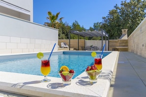 Utomhuspool