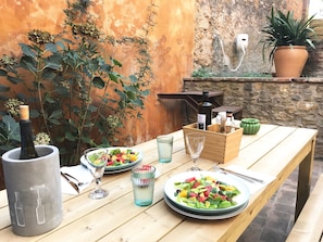 Outdoor dining