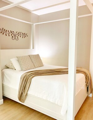Right Queen Bed