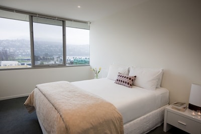 Luxurious CBD 4 bedroom penthouse