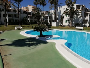 Swimming-pool