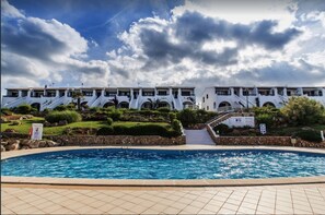 Costa Arenal Pool