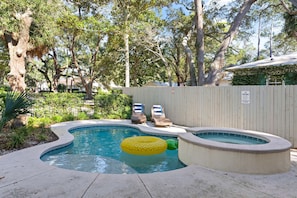 Spa overflow into the pool