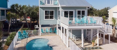 Swim in the Pool, Fish, Paddle, Grill, Relax in the backyard or walk to beach!