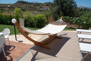 Scopello, furnished garden