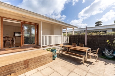 Unique 2 bedroom riverside Boathouse in central Barwon Heads