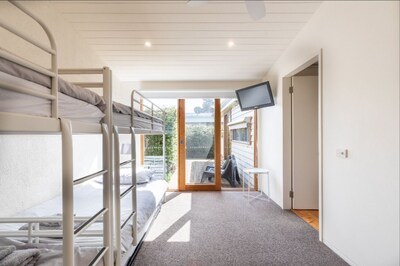 Unique 2 bedroom riverside Boathouse in central Barwon Heads