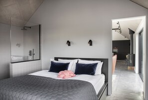 The “grand” en suite room