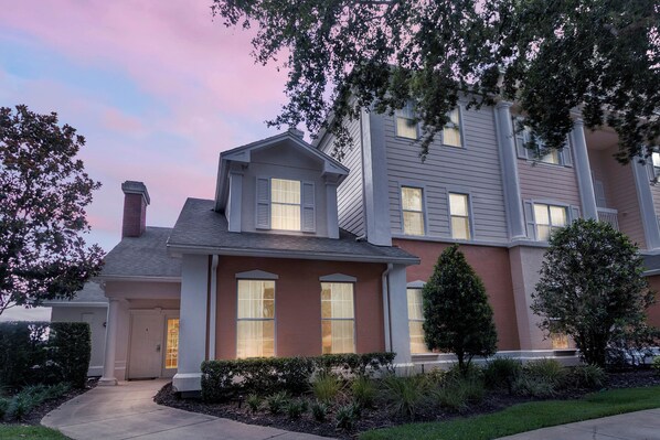 1589 Heritage Court (1).jpg
