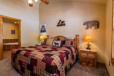 Branson West Lodge 2BD 2BA Sleeps 6 -3 Miles to Silver Dollar City!