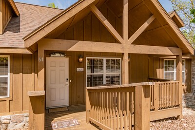 Branson West Lodge 2BD 2BA Sleeps 6 -3 Miles to Silver Dollar City!