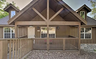 Branson West Lodge 2BD 2BA Sleeps 6 -3 Miles to Silver Dollar City!