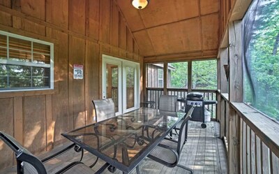 Branson West Lodge 2BD 2BA Sleeps 6 -3 Miles to Silver Dollar City!