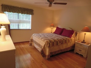 Guest bedroom with full bath. Queen bed.