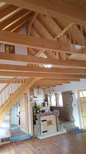 vom Wohnraum Blick zu 1 Etage