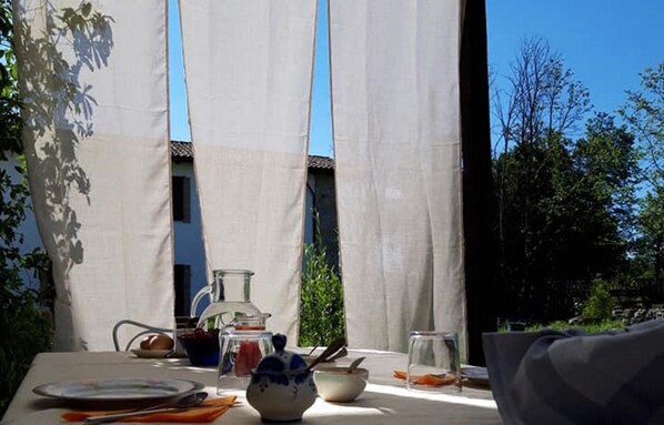 Outdoor dining