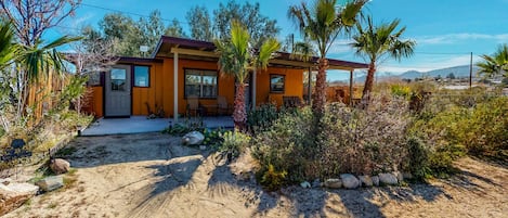 Joshua Tree Bungalow - Downtown