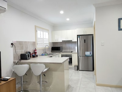 Cute and Quiet Flat at Elanora Heights