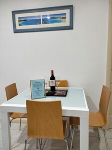 Cute and Quiet Flat at Elanora Heights