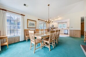 Shabege - Dining Room