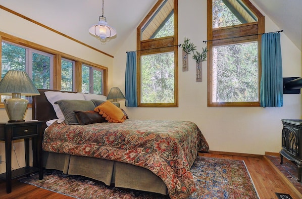 #rd floor bedroom with King Bed
