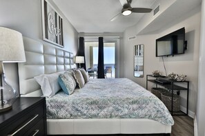 Gulf front master bedroom.