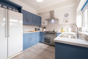 Lan Y Mor - Kitchen
