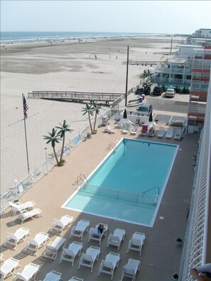 DIRECT OCEAN FRONT POOL WITH SEPERATE KIDDIE POOL SECTION