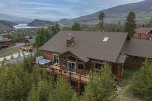 Close to Lake Dillon, Keystone's River Golf Course, Hiking/Biking Trails, etc.