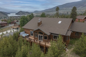 Close to Lake Dillon, Keystone's River Golf Course, Hiking/Biking Trails, etc.