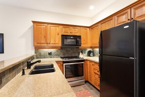 Well-equipped kitchen to prepare meals for friends and family