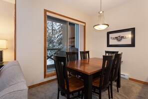 Dining Area Seats six comfortably