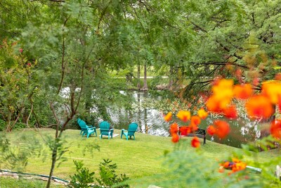 Riverfront Home in Downtown Kerrville at the Park