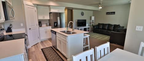 Bear Lake Escapes #287 - Kitchen, Dining, Family Room