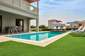 Private pool