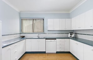 Large Kitchen with fridge, oven and microwave (Thermomix not in the house)