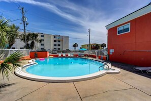 Community pool