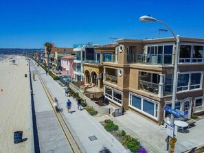 Front of House sits directly on the boardwalk