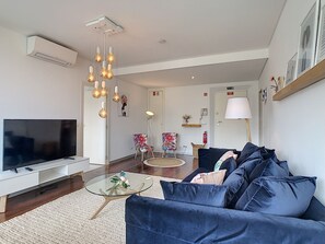 Indoor paradise in stunning Funchal. #entrance #decor #smartv #sofa #lights