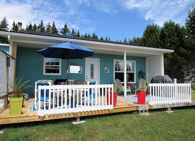 Romantic, oceanfront newly renovated luxury cottage at a beach and near Halifax