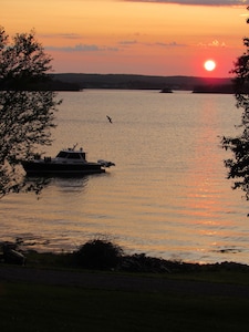 Romantic, oceanfront newly renovated luxury cottage at a beach and near Halifax