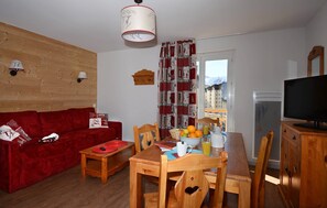 Sink into the plush sofabed and sleep an additional 2 guests there.