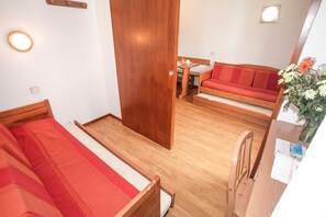 The Studio sleeps up to 4 with either 2 pull-out beds or bunks. Let us know if you have a preference.