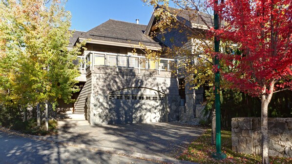 Front exterior view