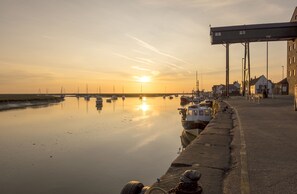 Hayloft Cottage, Wells-next-the Sea: Nearby Wells Harbour